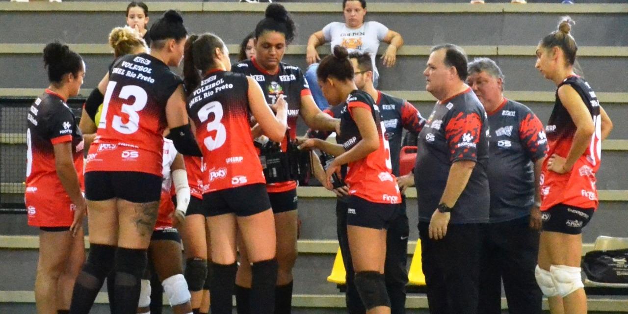 DISPUTA - Louveira joga bem, mas perde para Santos na estreia do Paulista  de vôlei feminino