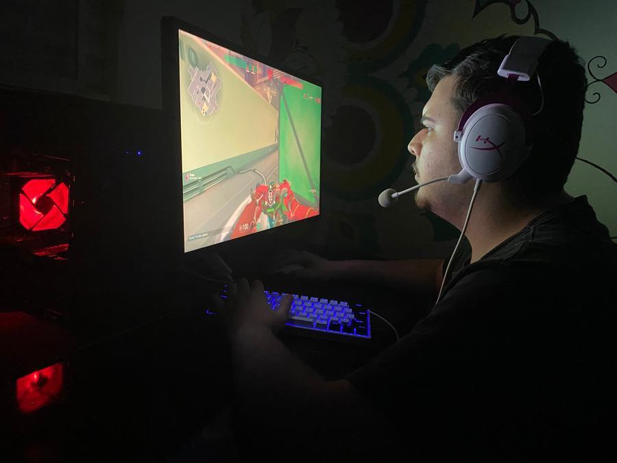 Não é brincadeira: conheça a rotina de quem é gamer profissional em Rio  Preto