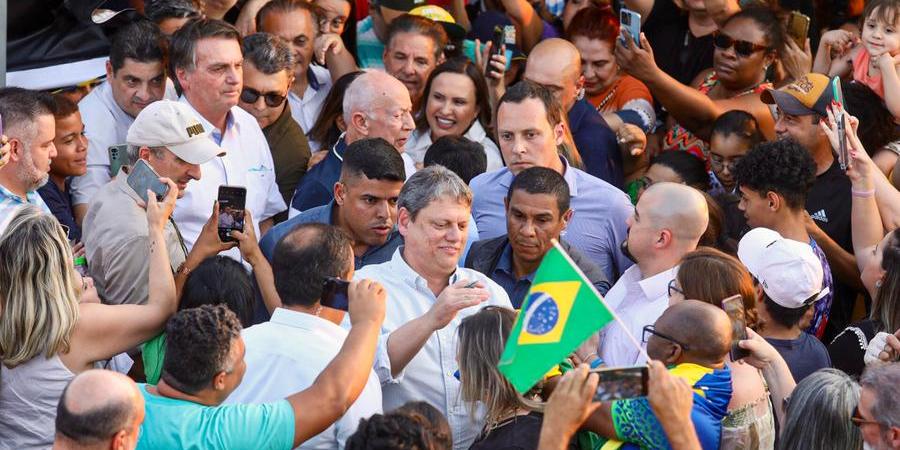 Cidade de Barretos dá título de cidadão honorário a Jair Bolsonaro