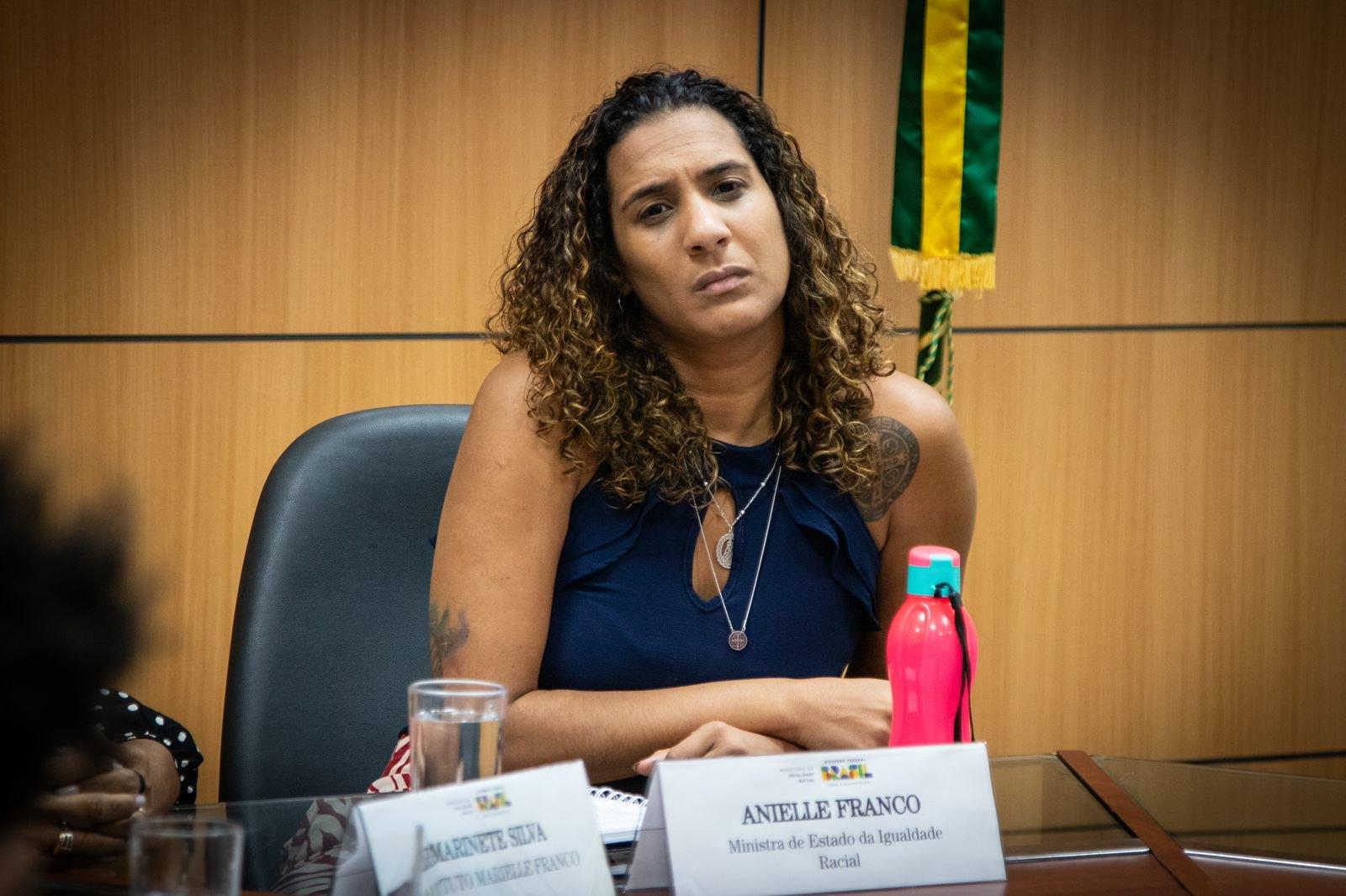 Ministra Anielle Franco viaja em jatinho da FAB para estar na final da Copa  do Brasil no domingo