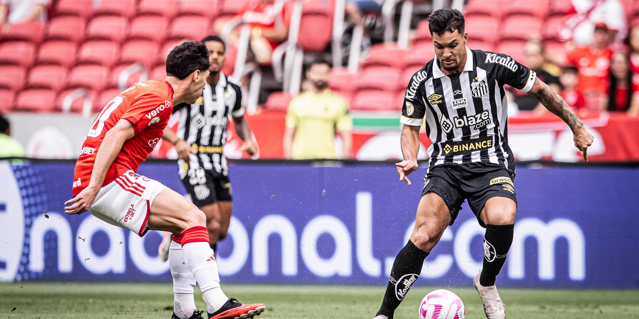 Corinthians arrasa Santos e está com um pé na final do Brasileiro