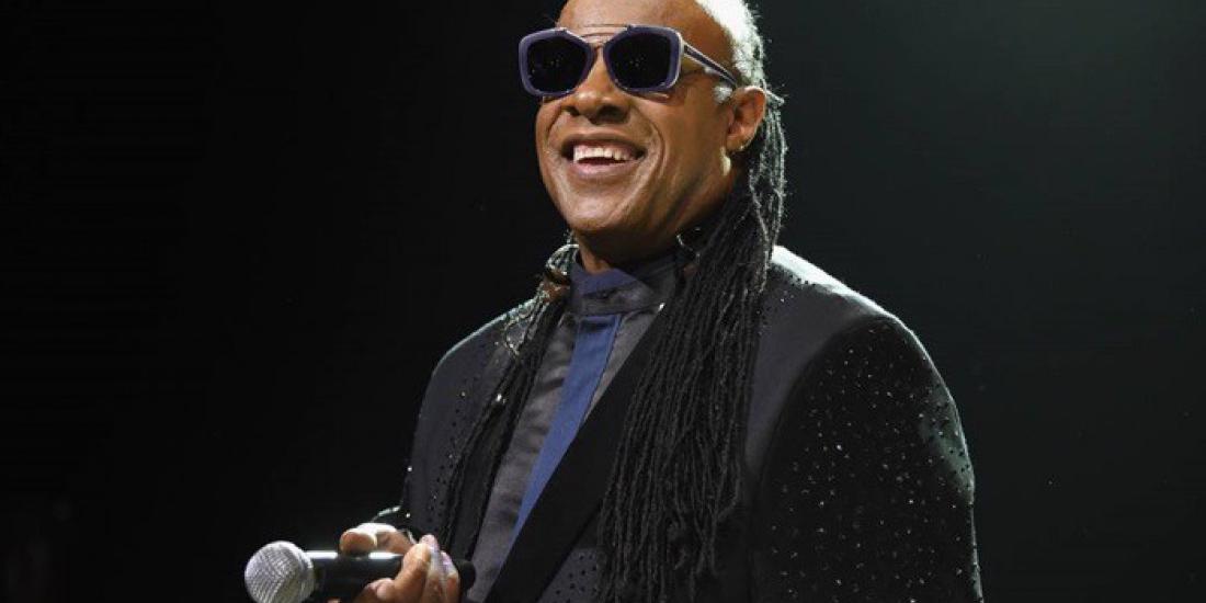 Stevie Wonder lança duas músicas inéditas após 11 anos