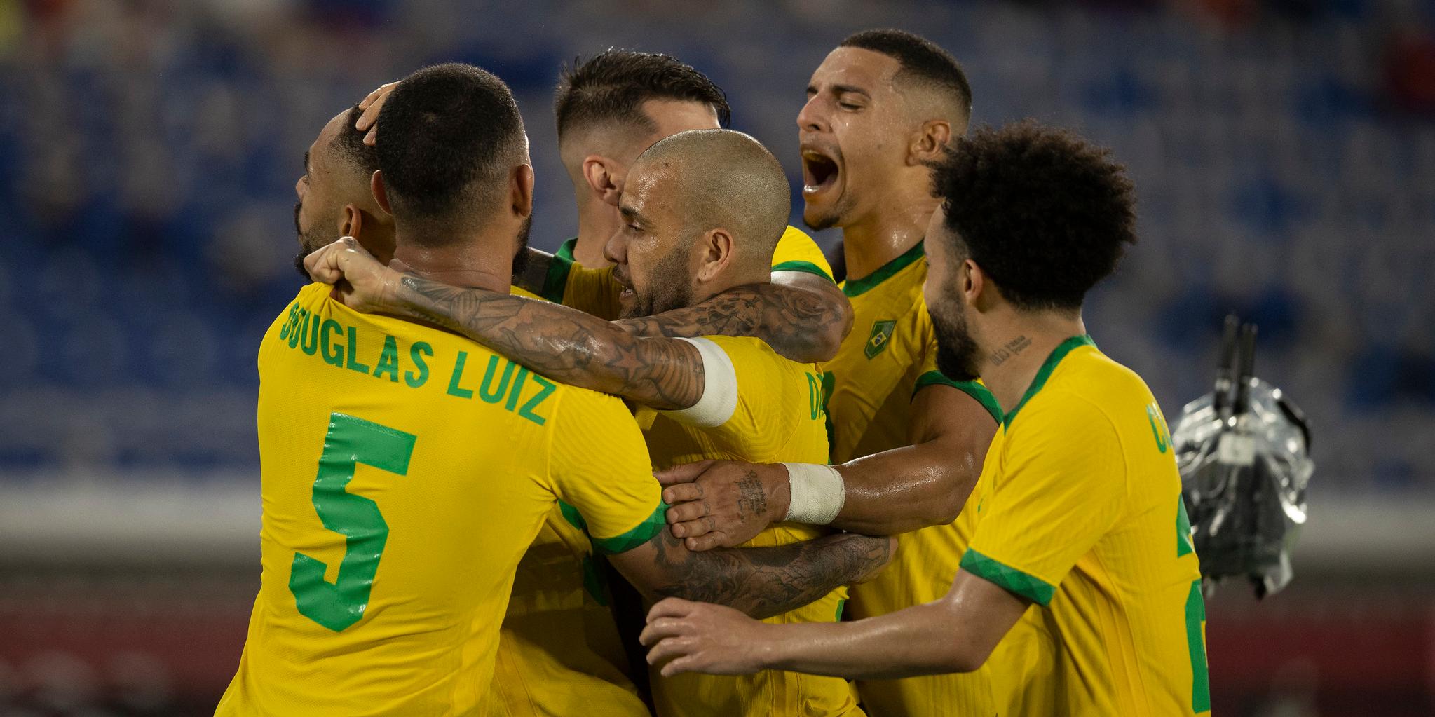 Brasil bate Espanha e conquista bicampeonato olímpico no futebol