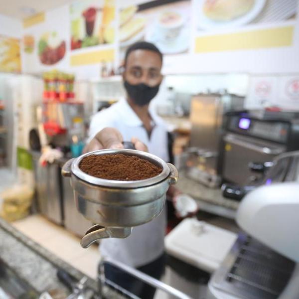 Pandemia mudou consumo de café, dizem especialistas do setor