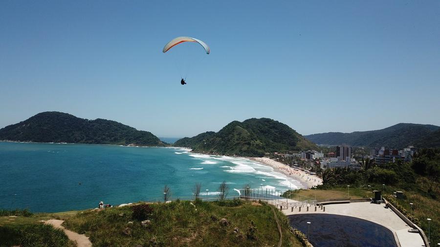 Guarujá viraliza na web por formato de 'dragão' e Google publica