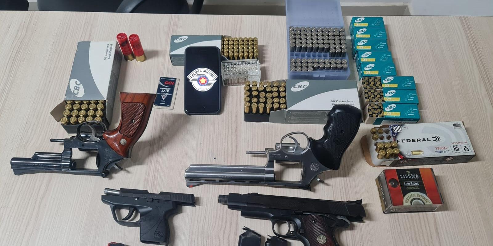 JA 2ª Edição, Arsenal de armas é encontrado em apartamento no Alto da  Glória, em Goiânia