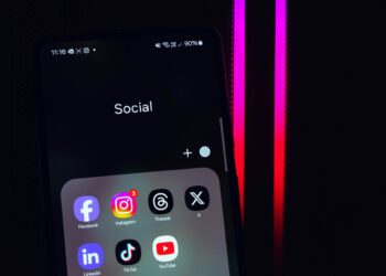 1 bilhão de seguidores nas redes sociais