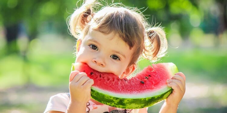 Em pequena cidade brasileira no interior de São Paulo é proibido comer melância