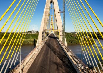Ponte que liga dois estados brasileiros