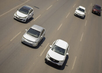 carro Usar celular enquanto dirige