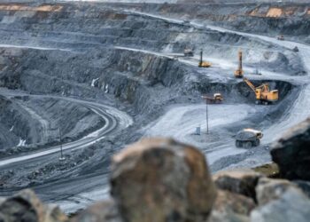 China mostra como se faz e extrai 20.000 toneladas de "ouro branco" de pequenos lagos
