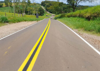 Governador com 63% de aprovação está construindo rodovia com material mais resistente que asfalto com custo de R$ 293 milhões