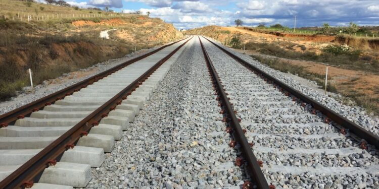 investimento em Megaferrovia