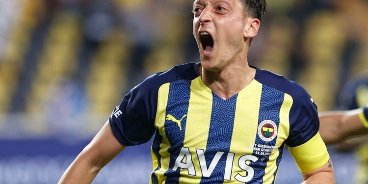 Mesut Özil