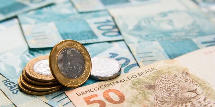 Nova lei concede aumento para policiais militares, bombeiros e policiais civis do Distrito Federal