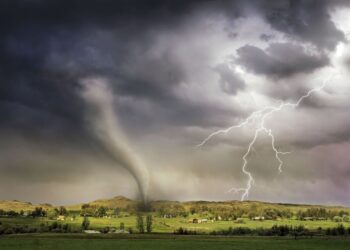 Diferença tornado furacão