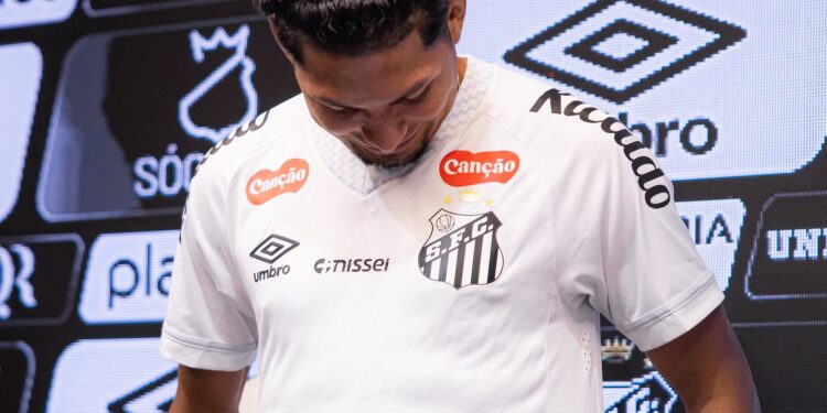 Coletiva de apresentação do atleta Rony na Vila Belmiro (03/02/2026) - Fotos: Raul Baretta/ Santos FC.